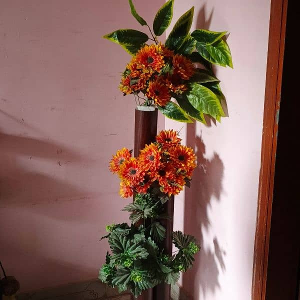 Good condition Flower Vase for Sale 1