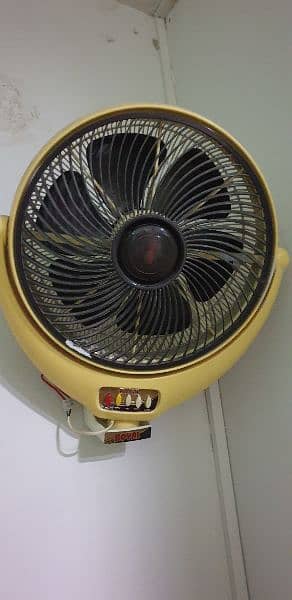 ROYAL BRACKET FAN EXCELLENT CONDITION 1