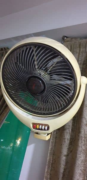 ROYAL BRACKET FAN EXCELLENT CONDITION 2