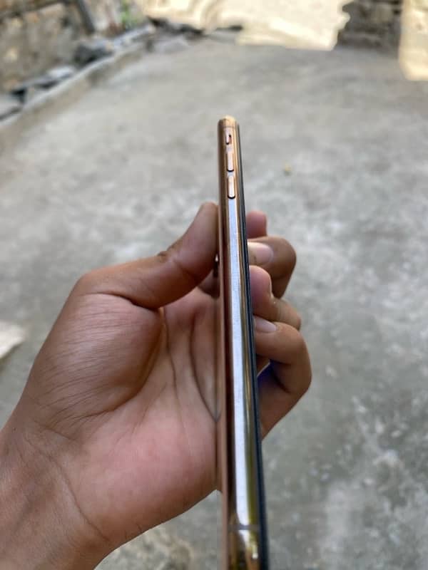 iPhone XS max 4