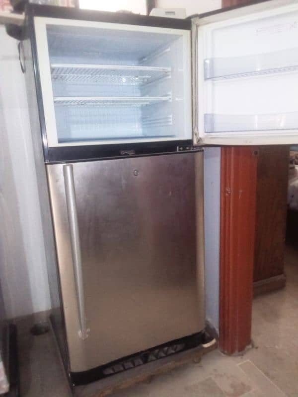 PEL Refrigerator . Fridge. 3