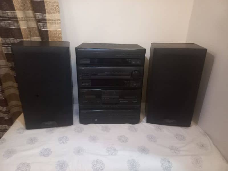 Kenwood hifi music system with original Kenwood speakers 2