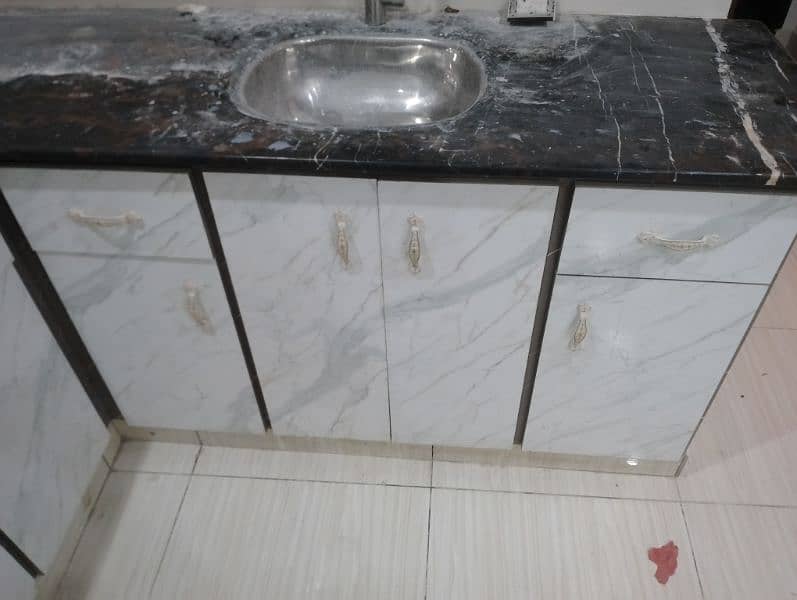 Kitchen cabinets in almost unused condition for sale 3