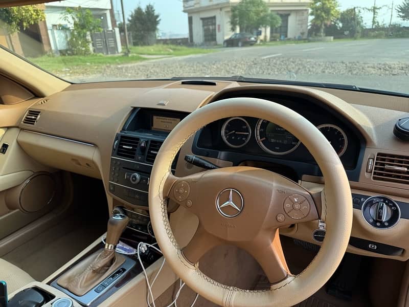 Mercedes benz C200 2