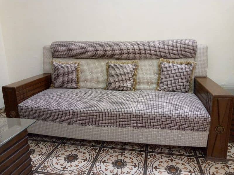 5 seater sofa in good condition for sale 0