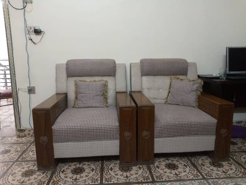 5 seater sofa in good condition for sale 1