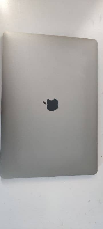 MacBook Pro 2019 1 TB 32 GB Ram 4 gb graphics 7