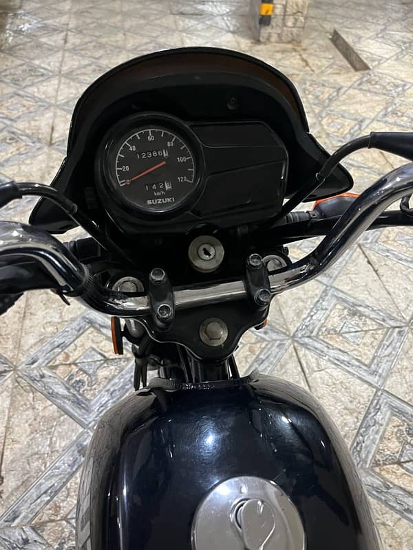 suzuki 110 black colour 0