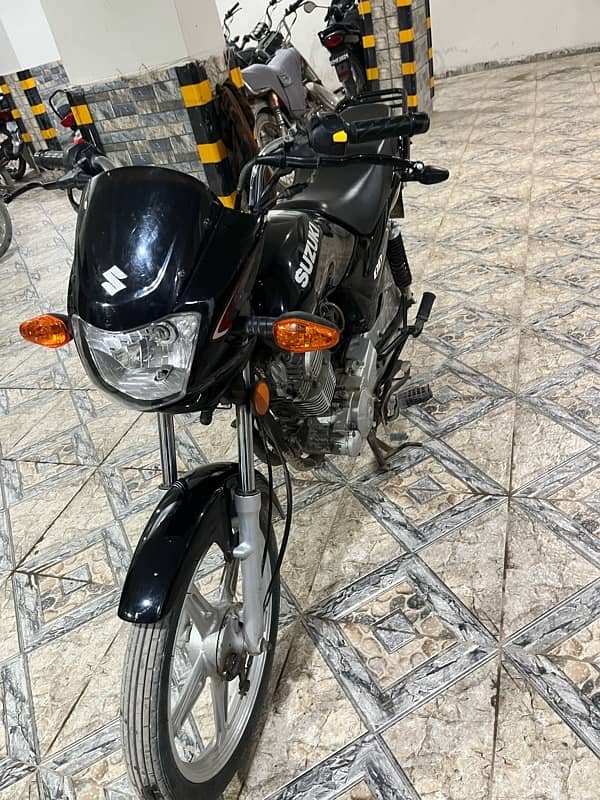 suzuki 110 black colour 4