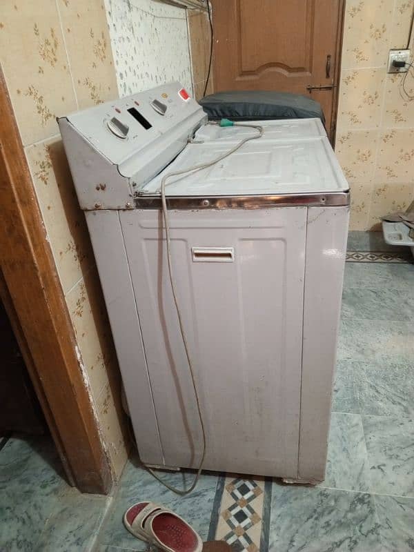 used Super Asia Washing machine with a dryer in the metal body 1