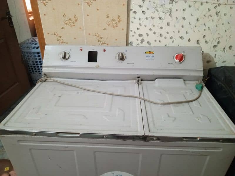 used Super Asia Washing machine with a dryer in the metal body 2