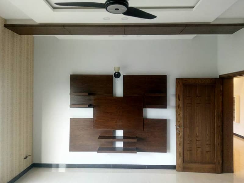 1 Kanal Like New Upper Portion Available For Rent In EE Block Bahria Town Lahore 19