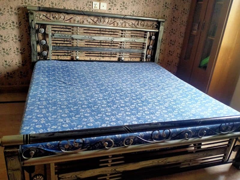 Iron bed 6x6 1