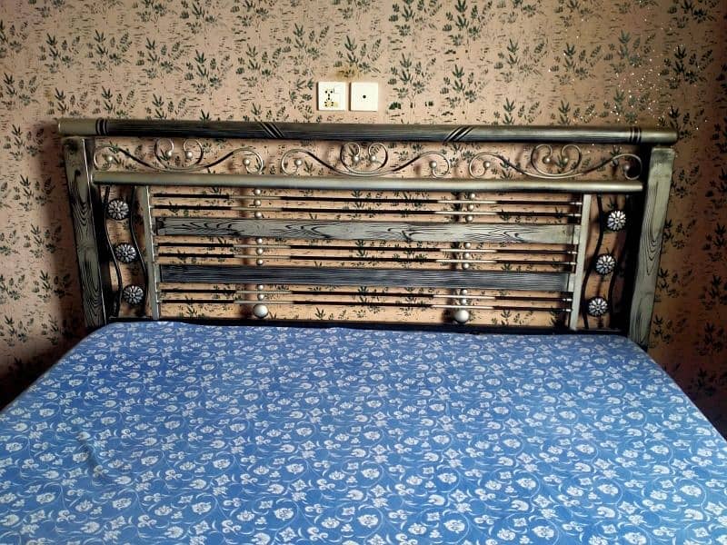 Iron bed 6x6 4