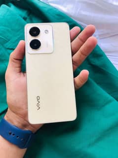 vivo y36 full Box 10 by. 10 condition fresh look 0