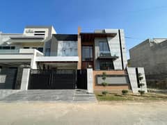 10 Marla Brand New Luxury House For Sale