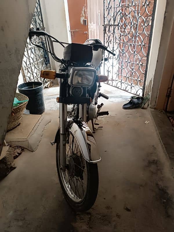 urgent sale Honda 70 need money 0