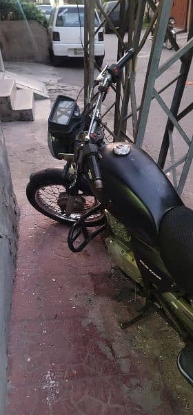 Suzuki bike in good condition Gs150 1