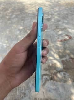 realme 4+4 /128 0