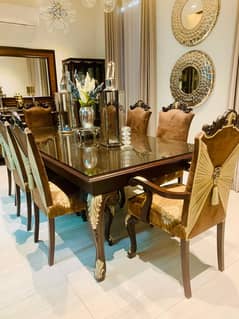 Excellent quality grand look dining table set