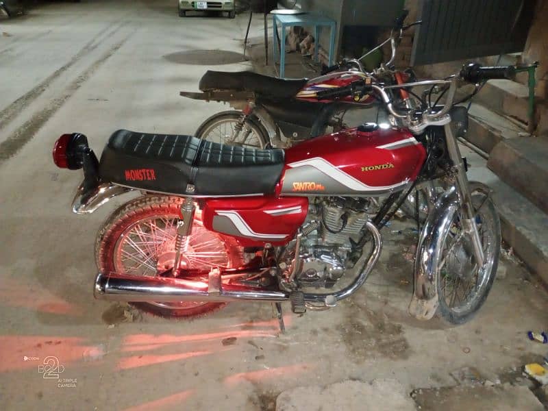 Antique Honda 125 for sale in excellent condition location Rawalpindi 1