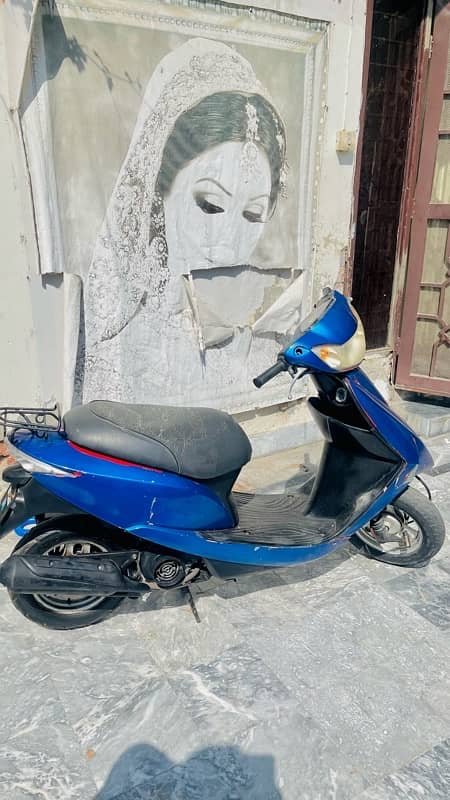 Honda dio 49cc in blue color 1