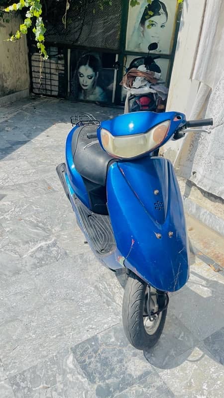 Honda dio 49cc in blue color 2