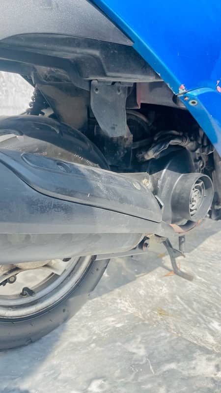 Honda dio 49cc in blue color 7