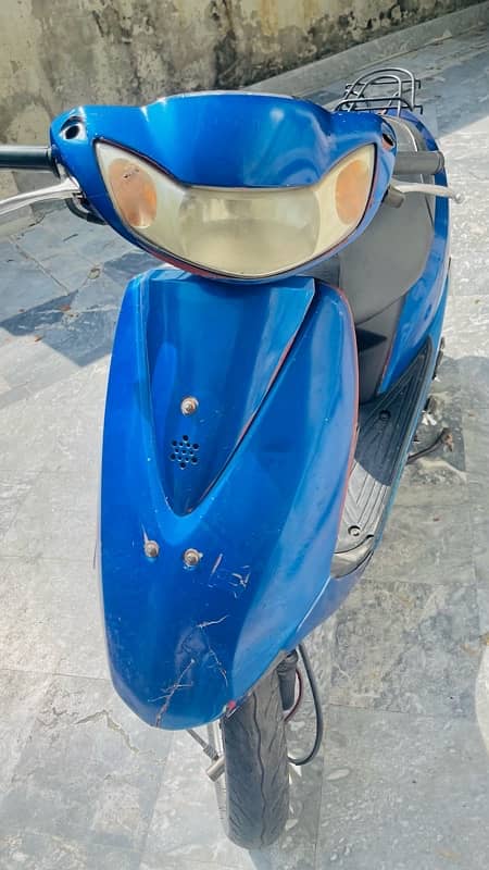 Honda dio 49cc in blue color 9