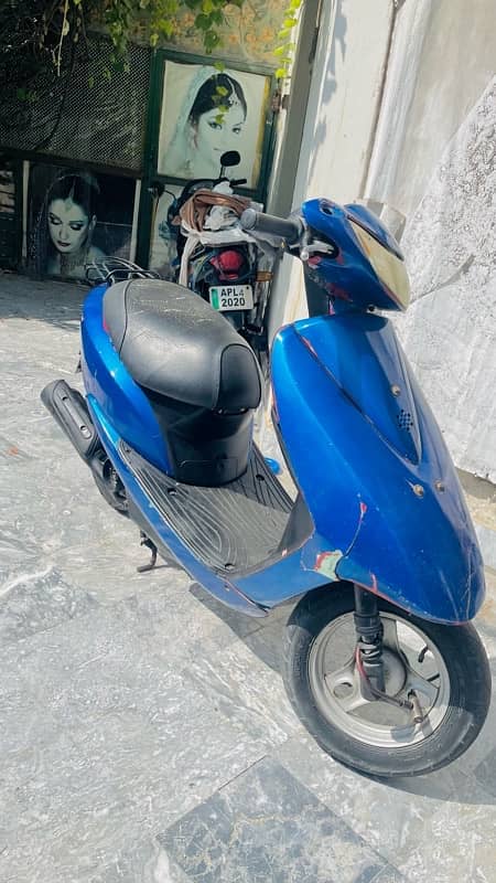 Honda dio 49cc in blue color 13