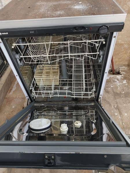 Dishwasher slightly Used good condition 1