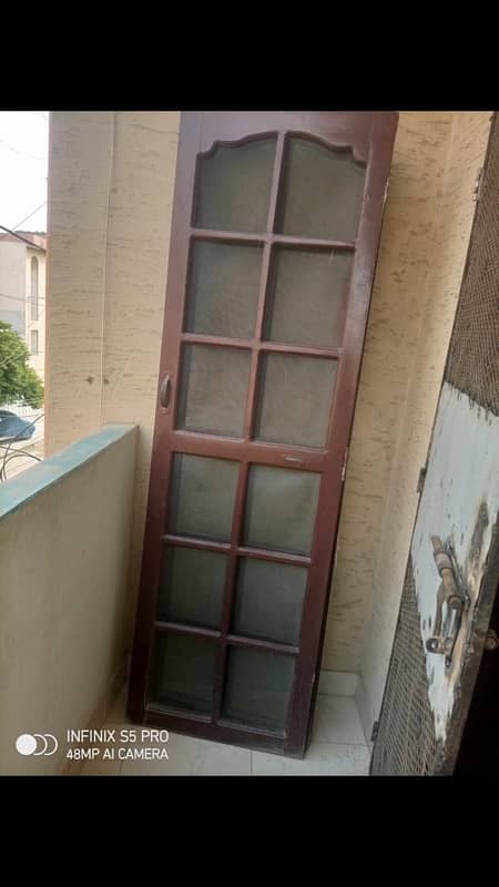 wooden net door ( 2 pics) excellent condition 0