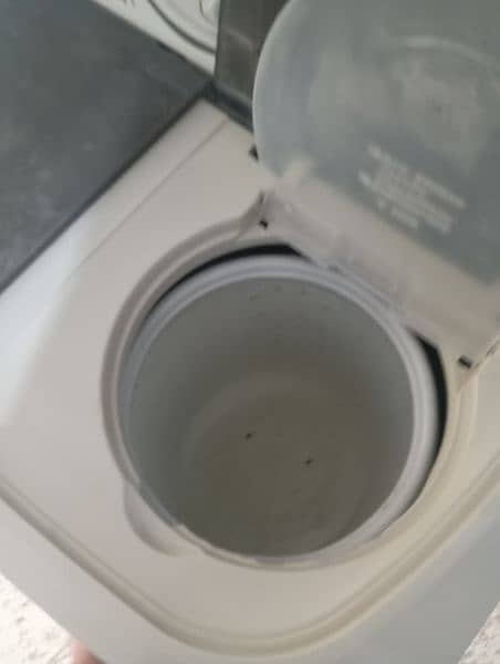 Apex Washing machine with Dryer 3