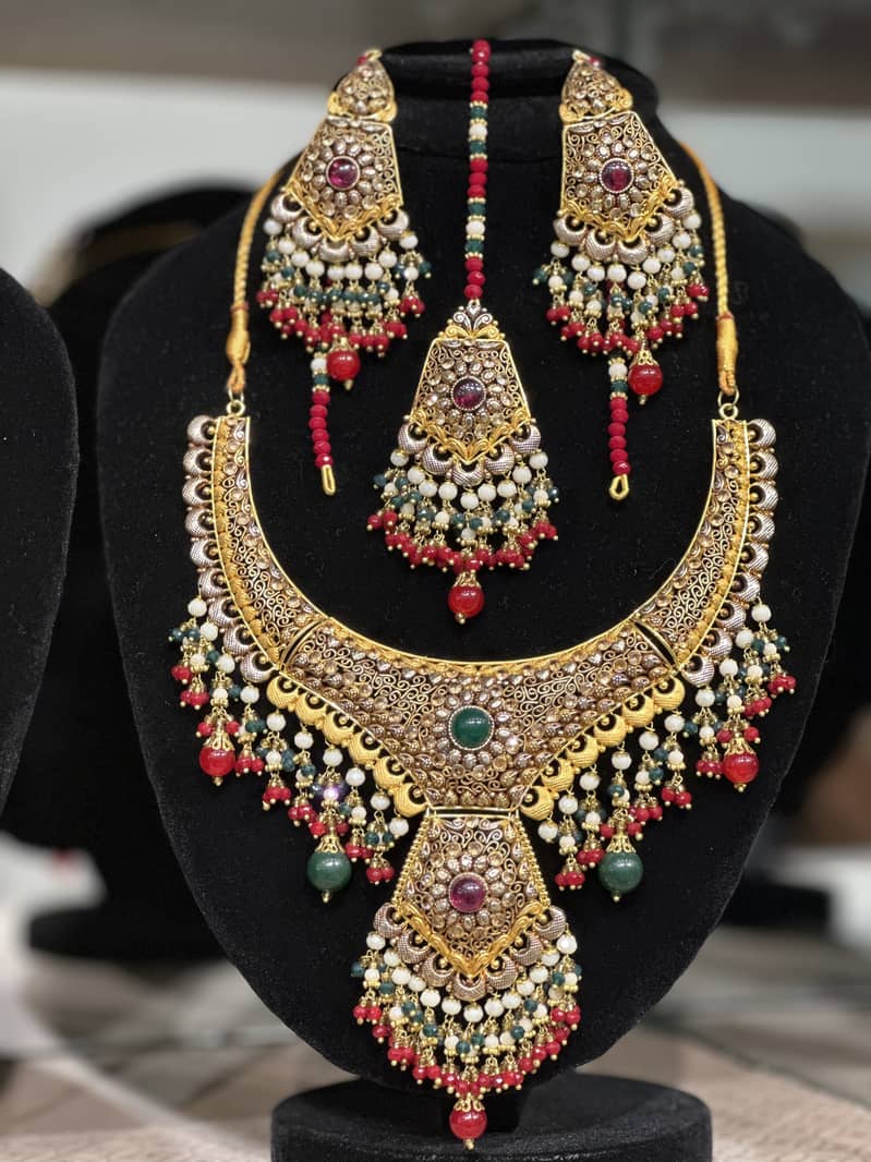 Artificial with 2 karat gold plated 1