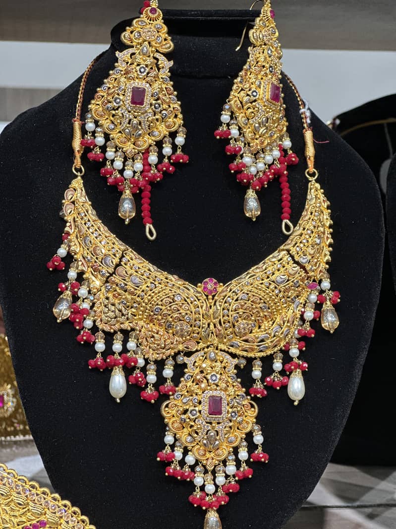 Artificial with 2 karat gold plated 2