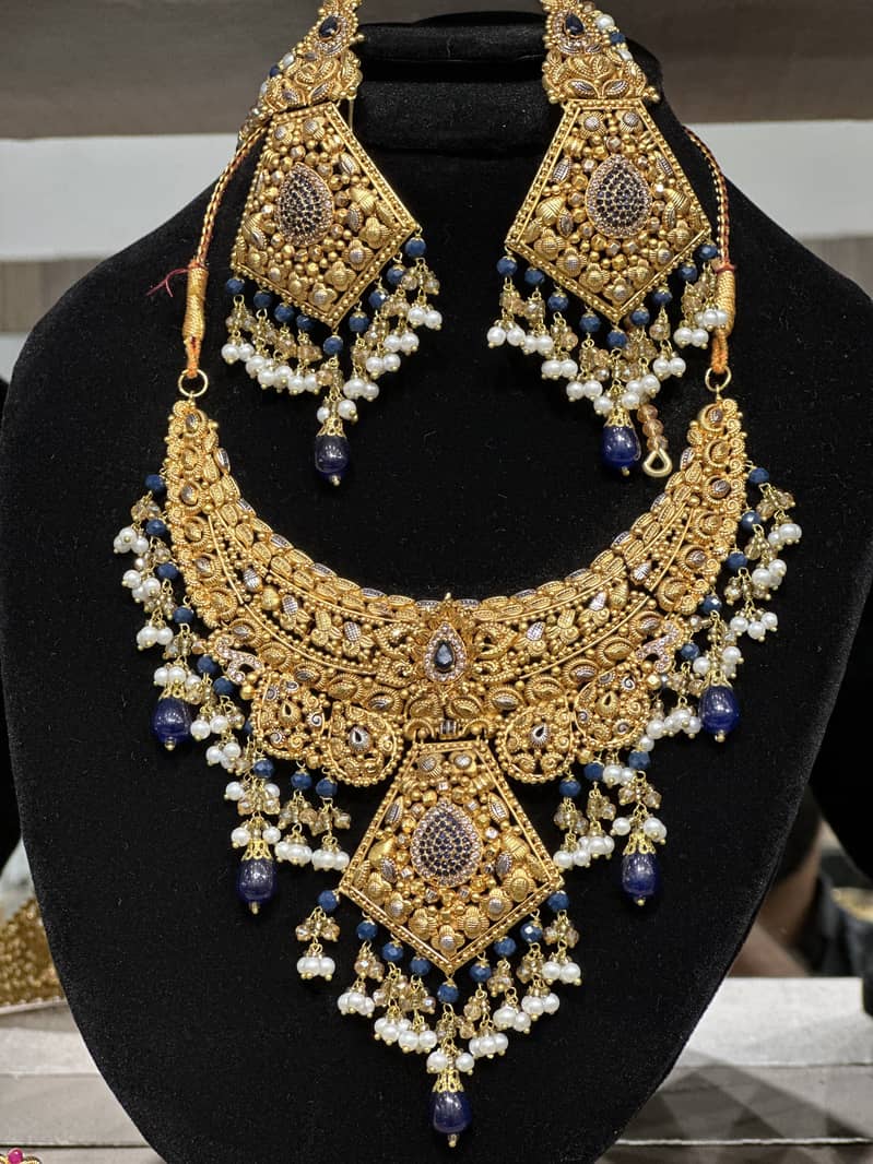 Artificial with 2 karat gold plated 6