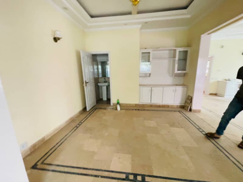 1 Kanal Portion For Rent Marble Tiles Flooring Good Neat Clean 2