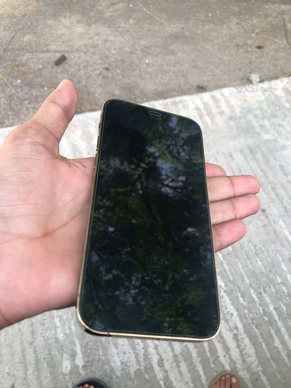 iPhone 12 pro 128GB whatapp 03276933207 no call only whatapp 5