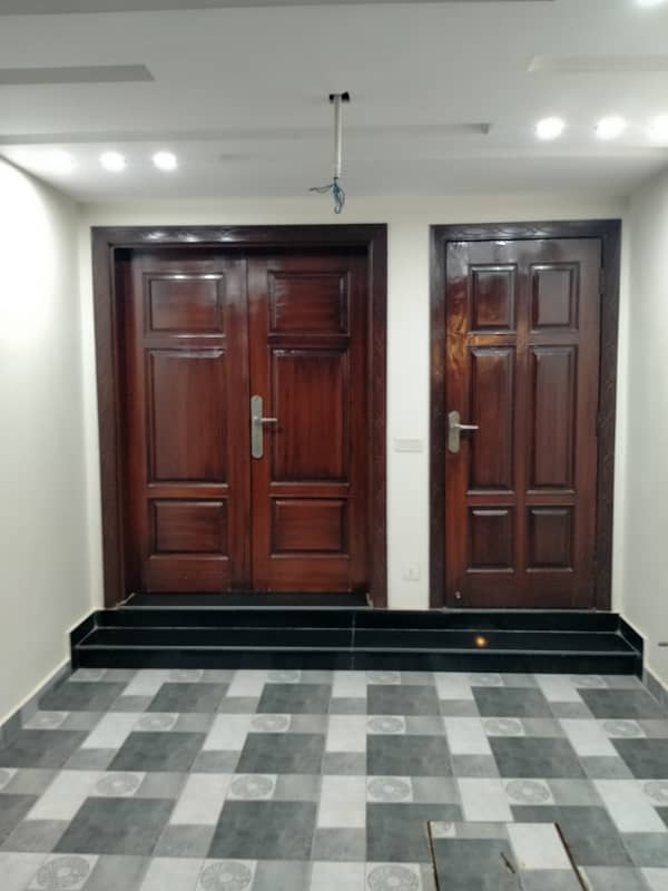 Lower Lock 5 Marla Brand New Upper Portion Available For Rent In Jinnah Block Bahria Town Lahore 0