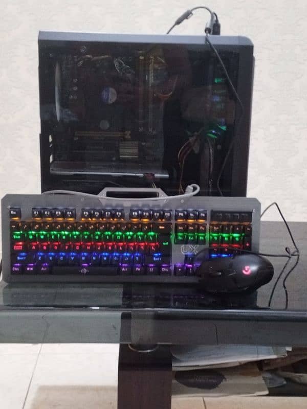 Gaming PC With Keyboard And Mouse 1