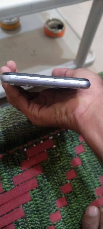 Vivo Y20 memory 4/64 condition 9/10 with box charger 4