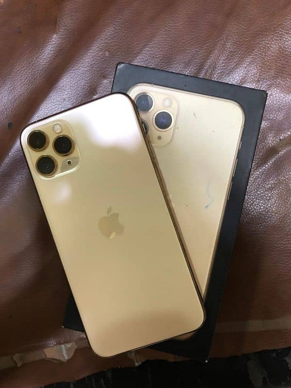 iPhone 11 pro 256 GB 10/10 contact only on WhatsApp 1