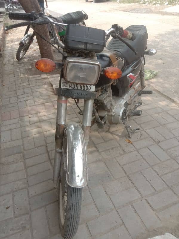 125 cc bilkul Janvan bike ha injjan bilkul pack ha 0