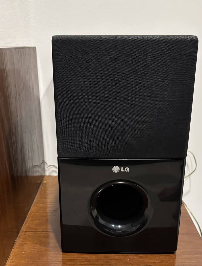 LG speakers 2