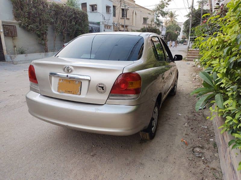 Toyota Platz 1.3 2004/2007 4