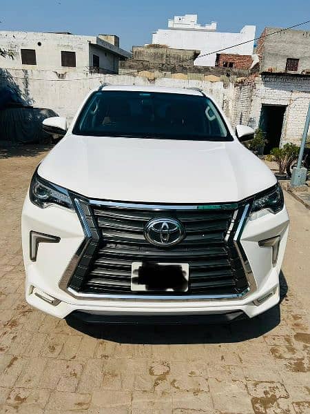 Toyota Fortuner V 2021 0