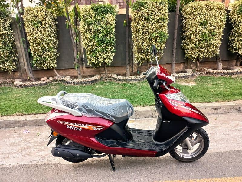 United Scooty 100 CC 2025 model unregester 35 km driven only like new 0