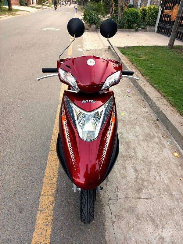 United Scooty 100 CC 2025 model unregester 35 km driven only like new 3