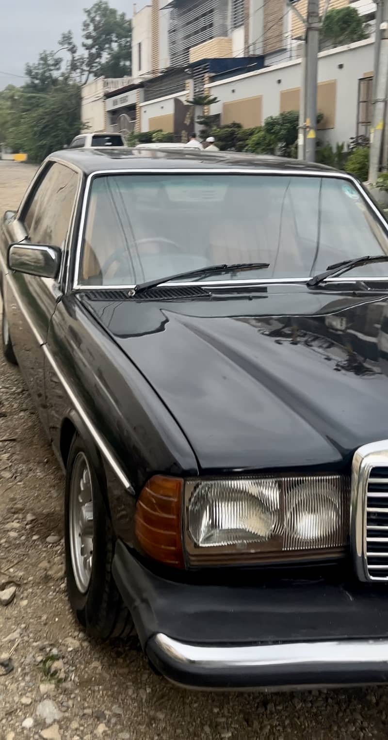 Mercedes Benz W123 Coupe 2