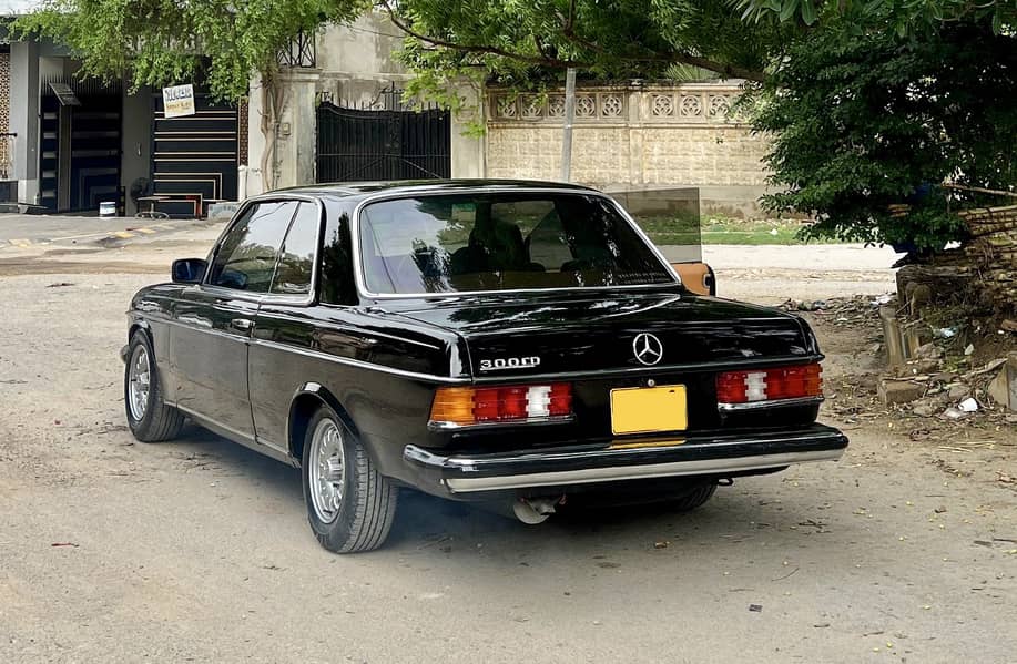 Mercedes Benz W123 Coupe 5